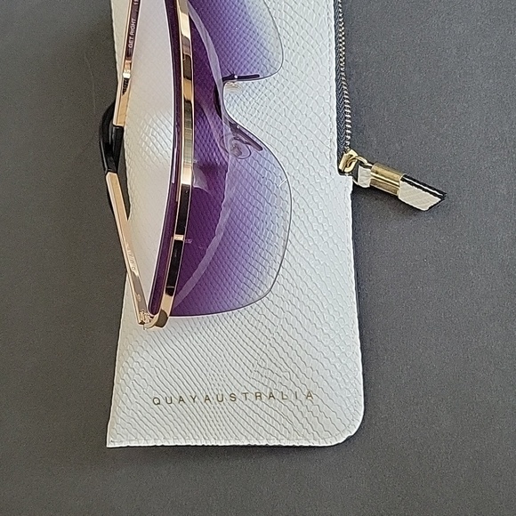 QUAY Australia Sunglasses with Case - Picture 4 of 6